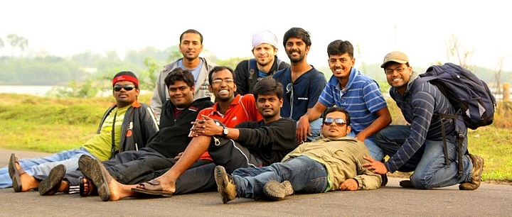 Group Pic on the way to Vedaranyam